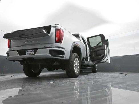 Used 2022 GMC Sierra 3500 Denali w/ Denali Ultimate Package image 50