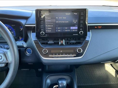 Used 2022 Toyota Corolla LE image 7