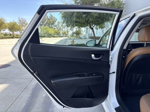 Used 2019 Kia Optima EX w/ EX Premium Package FWD image 12