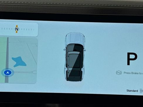 Used 2023 Rivian R1S Launch Edition image 13