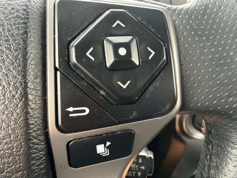 Used 2024 Toyota 4Runner SR5 AWD/4WD image 22