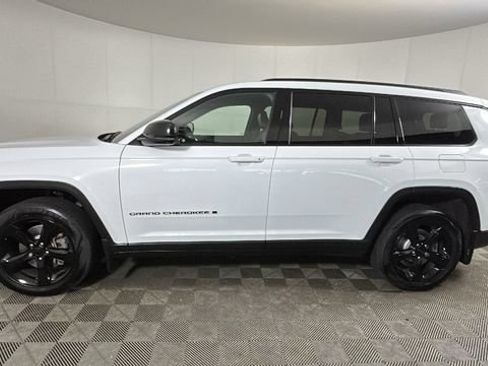 Used 2023 Jeep Grand Cherokee L Laredo AWD/4WD image 5