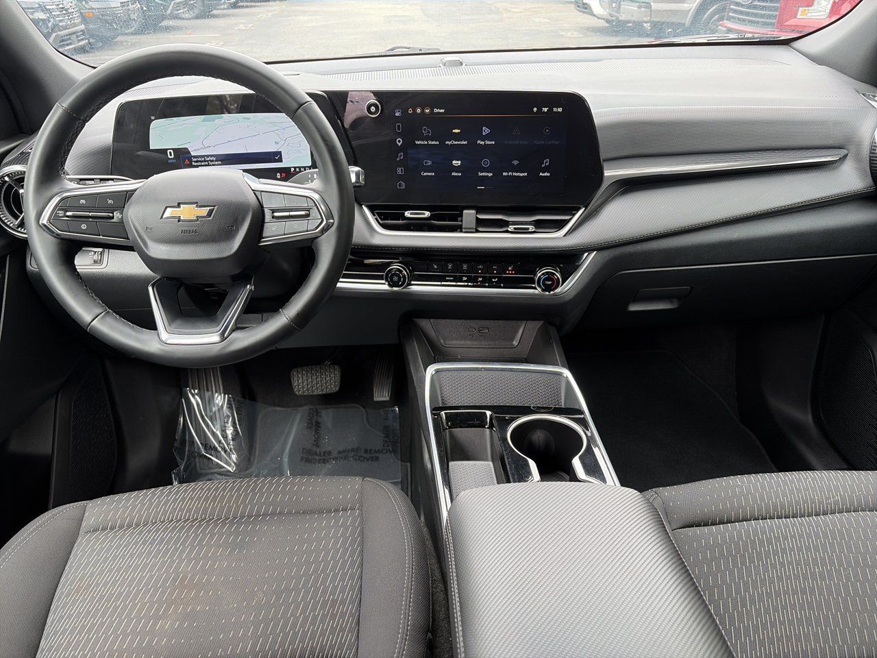 Used 2025 Chevrolet Equinox LT FWD image 2