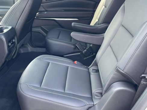 Used 2026 Chevrolet Traverse LT FWD image 10