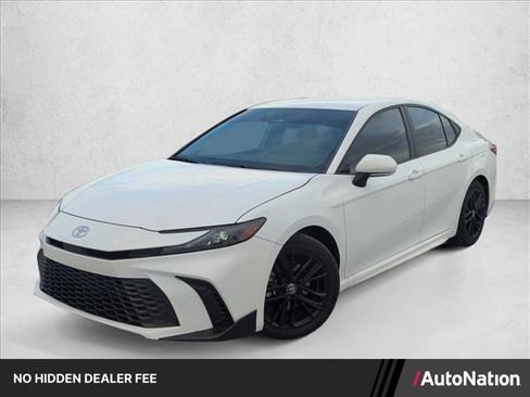 Certified 2025 Toyota Camry SE FWD image 1