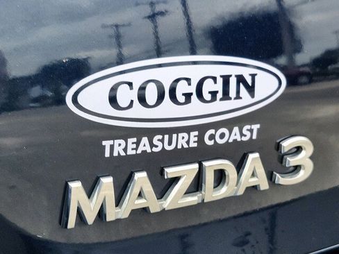 Used 2019 MAZDA MAZDA3 Sedan w/ Preferred Package image 32