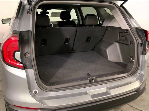 Used 2024 GMC Terrain SLE AWD/4WD image 4