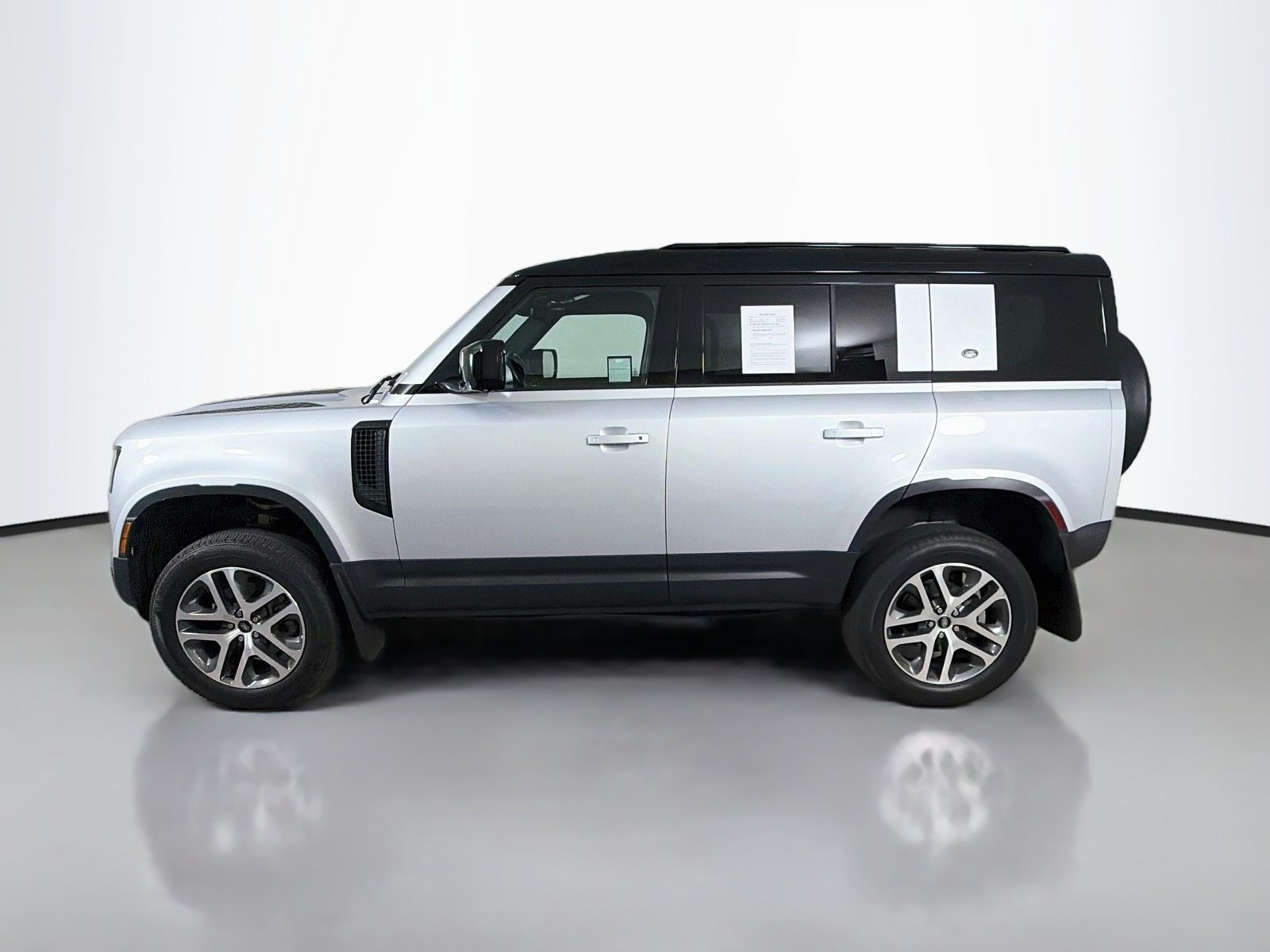 Used 2024 Land Rover Defender 110 S AWD/4WD image 2