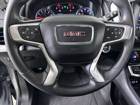 Used 2024 GMC Terrain SLE w/ Driver Convenience Package FWD image 11