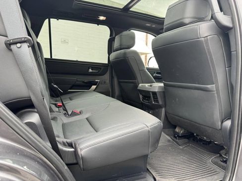 Used 2025 Toyota Sequoia Limited w/ Tow Technology Package AWD/4WD image 17