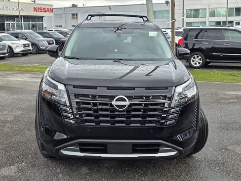 New 2026 Nissan Pathfinder SL w/ SL Premium Package AWD/4WD image 3