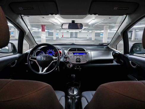 Used 2013 Honda Fit Base image 3