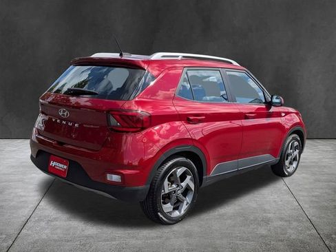 Used 2025 Hyundai Venue SEL FWD image 5