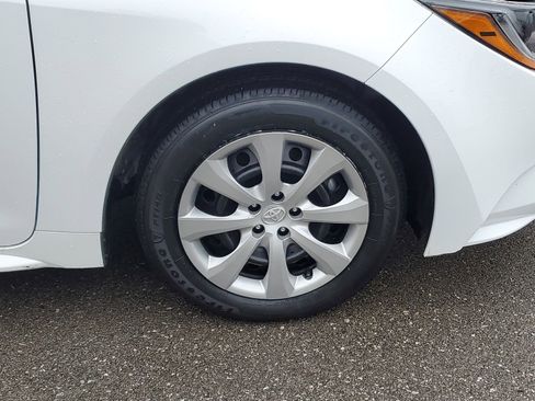 Certified 2025 Toyota Corolla LE image 6