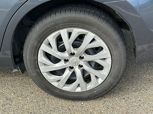 Certified 2018 Toyota Corolla L image 18