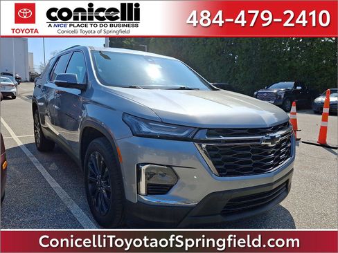 Used 2023 Chevrolet Traverse RS image 1