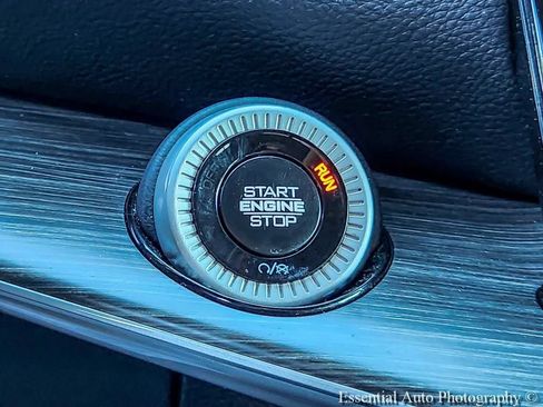 Used 2024 Jeep Wagoneer L Series II w/ Flexible Seating Group AWD/4WD image 17