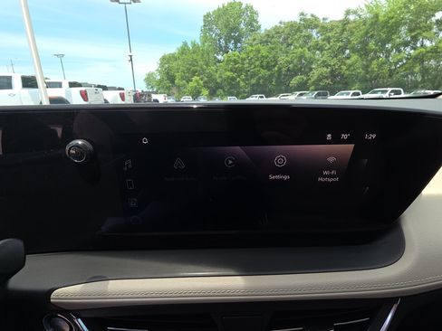 Certified 2024 Buick Encore GX Sport Touring FWD image 21