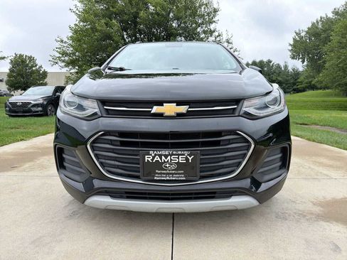 Used 2019 Chevrolet Trax LT w/ LT Convenience Package FWD image 9