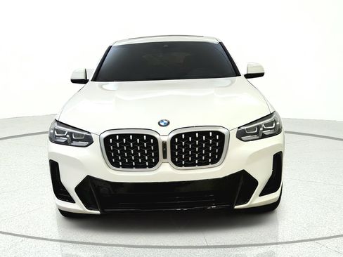 Used 2024 BMW X4 xDrive30i w/ Premium Package AWD/4WD image 2