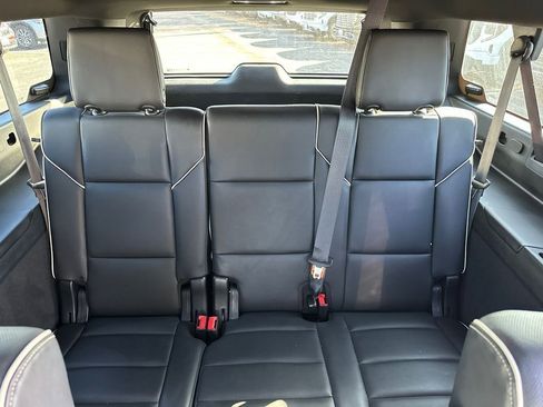 Used 2023 Cadillac Escalade ESV Premium Luxury image 13