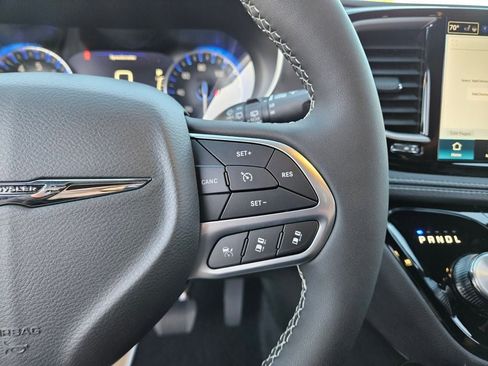 New 2026 Chrysler Pacifica Select image 29