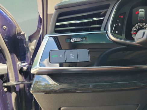 Used 2022 Audi Q7 Premium Plus image 26