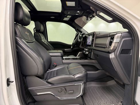 Used 2024 Ford F250 Platinum w/ FX4 Off-Road Package image 36