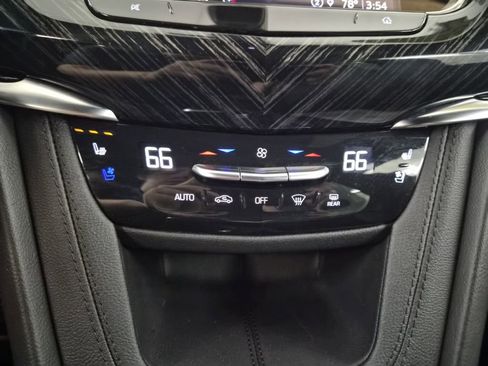 Certified 2025 Cadillac XT6 Premium Luxury image 36