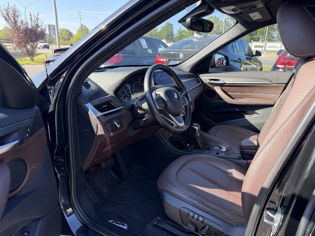 Used 2017 BMW X1 xDrive28i AWD/4WD image 7