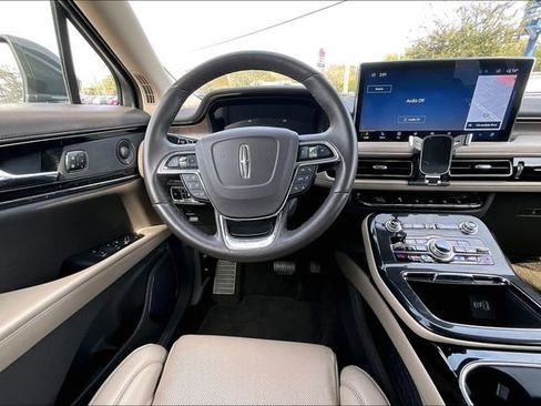 Used 2023 Lincoln Nautilus Reserve w/ Equipment Group 201A image 8