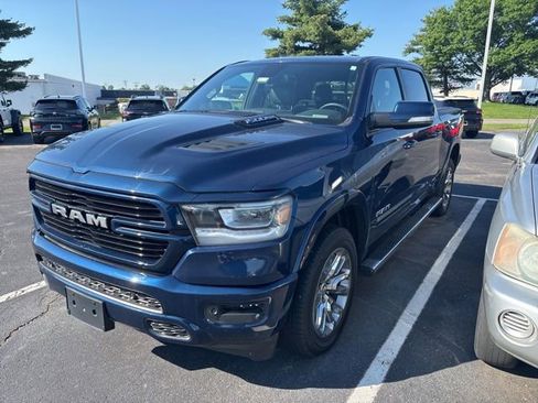 Used 2019 RAM 1500 Laramie w/ Sport Appearance Package AWD/4WD image 3