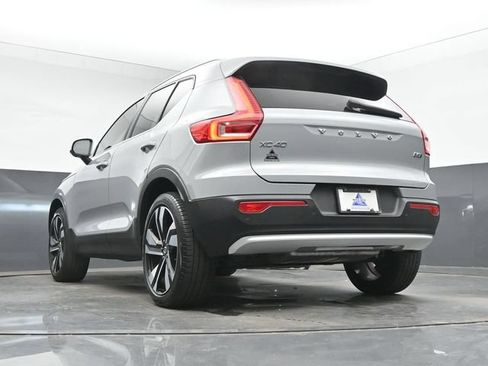 Used 2024 Volvo XC40 B5 Plus w/ Protection Package Premier AWD/4WD image 16