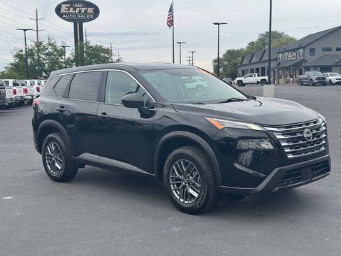 Used 2024 Nissan Rogue S AWD/4WD image 3