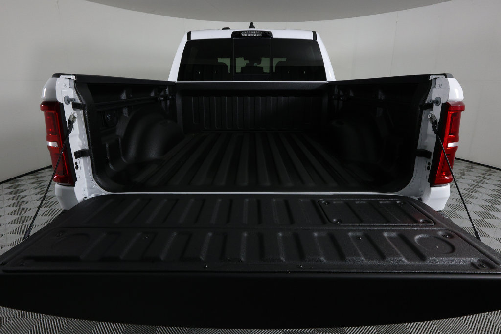 Used 2027 RAM 1500 4x4 Crew Cab image 7