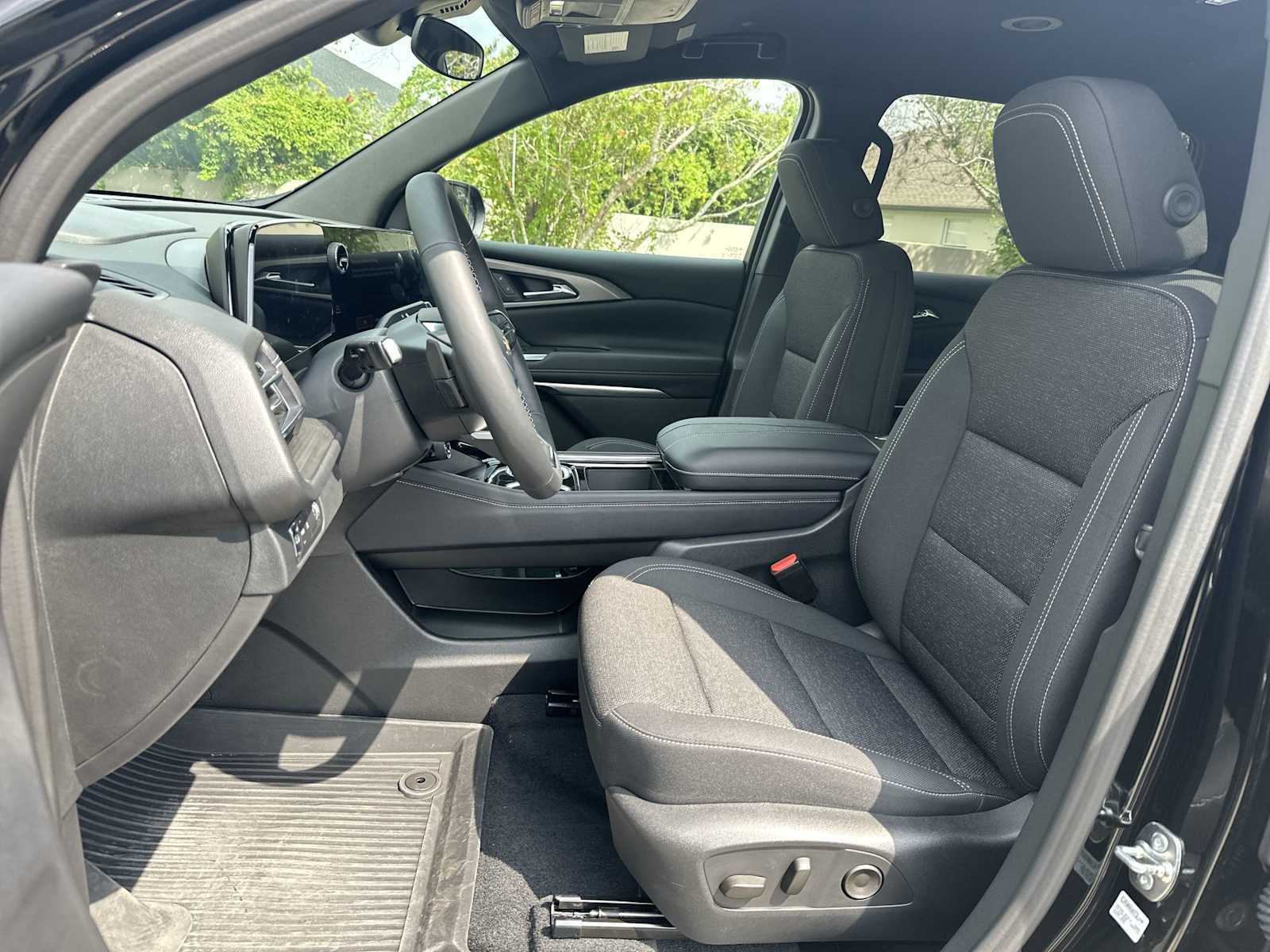 New 2026 Chevrolet Traverse LT FWD image 15