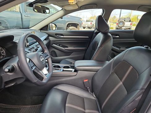 Used 2024 Nissan Altima 2.5 SR FWD image 21