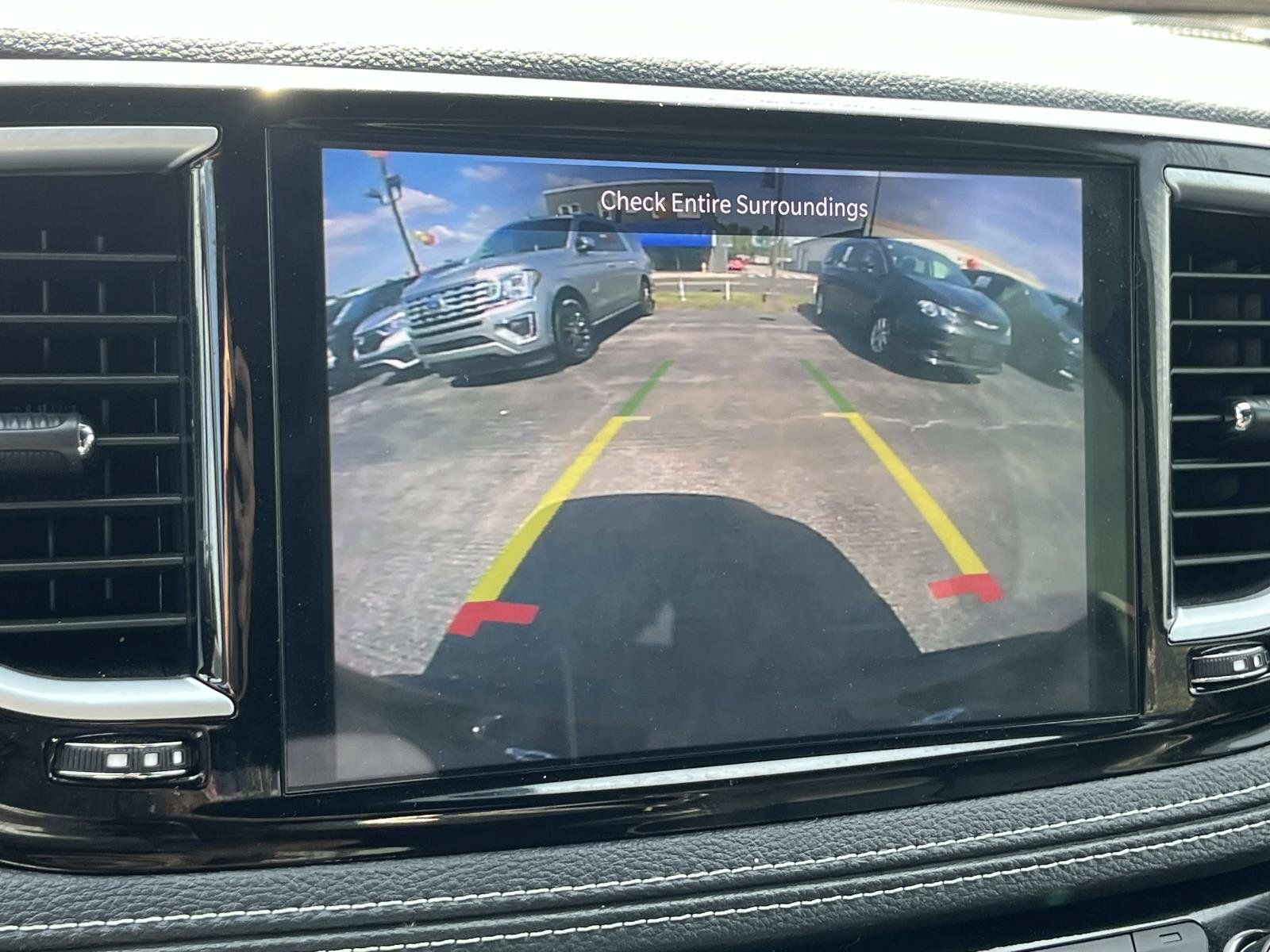 Used 2025 Chrysler Pacifica Limited FWD image 36