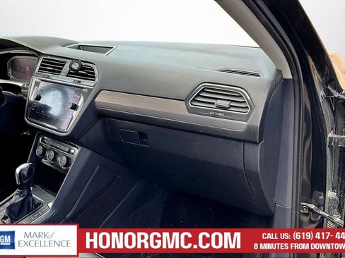 Used 2020 Volkswagen Tiguan SEL image 24