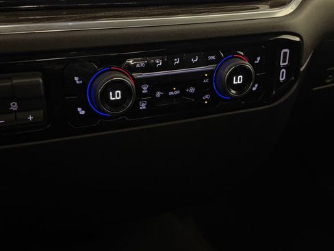 Used 2025 Chevrolet Silverado 2500 LT w/ Convenience Package image 19