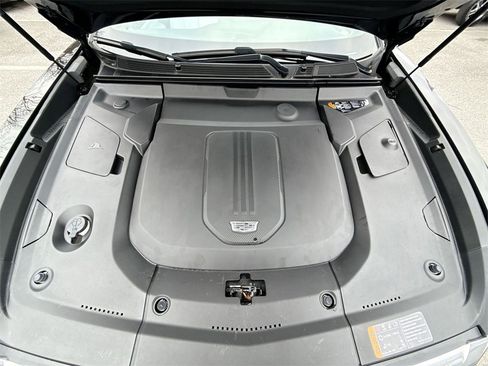 Used 2024 Cadillac Lyriq Luxury w/ LPO, Floor Liner Package image 18