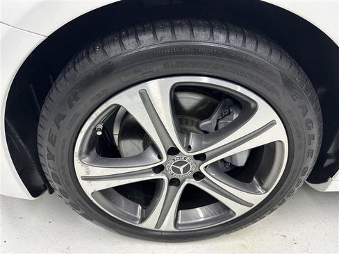 Used 2019 Mercedes-Benz E 300 4MATIC image 15
