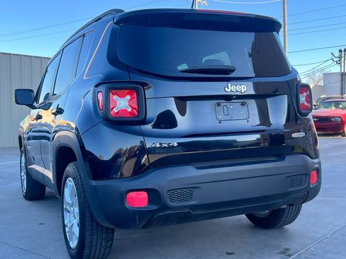Used 2016 Jeep Renegade Latitude w/ Popular Equipment Group image 4