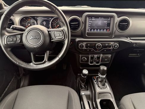 Used 2022 Jeep Gladiator Sport AWD/4WD image 15