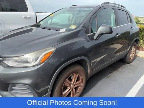 Used 2017 Chevrolet Trax LT w/ LT Convenience Package AWD/4WD image 3