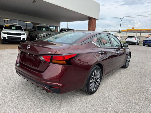 Used 2023 Nissan Altima 2.5 SV w/ SV Premium Package FWD image 5