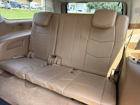 Used 2016 Cadillac Escalade ESV Platinum RWD image 12