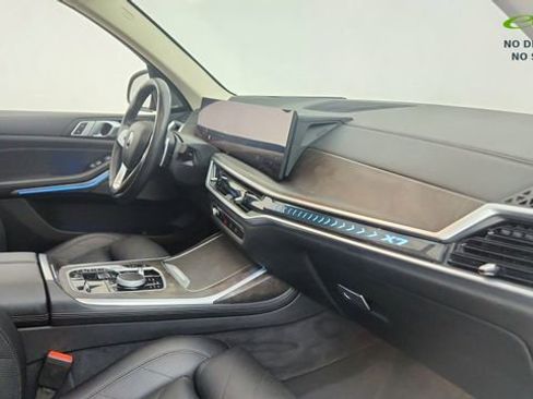 Used 2025 BMW X7 xDrive40i AWD/4WD image 21
