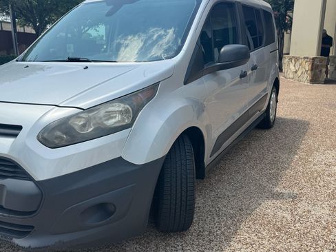 Used 2017 Ford Transit Connect XL FWD image 3