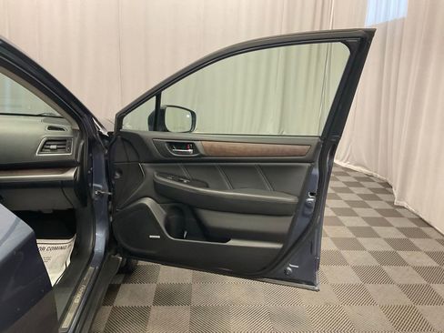 Used 2018 Subaru Outback 2.5i Limited AWD/4WD image 27